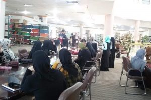 زيارة طلبة قسم اللغة العربية للمكتبة المركزية في الجامعة