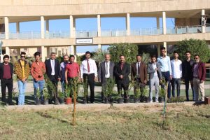 Read more about the article حملة تطوعية لزراعة الاشجار في حدائق كلية العلوم الاسلامية