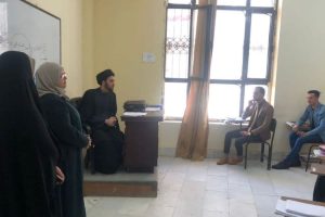 لجنة متابعة الزي في قسم الدراسات القرآنية تواصل اعمالها الارشادية للطلبة