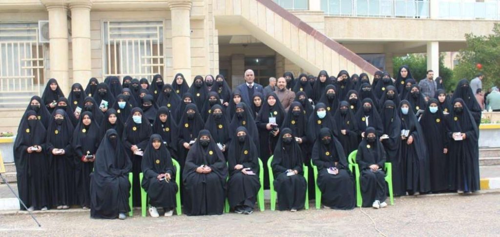 تكريم طالبات كلية العلوم الاسلامية المرتديات للحجاب الاسلامي.