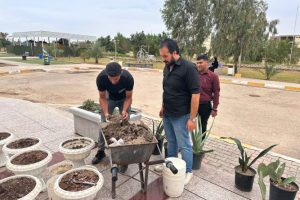 كلية العلوم الاسلامية  تنظم حملة تشجير حدائق الكلية وغرسها بالنباتات بمختلف أنواعها