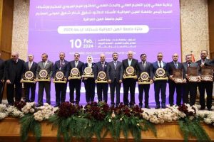وزير التعليم يكرم الباحثين الفائزين بجائزة جامعة العين ويؤكد على أهمية البحث العلمي في معالجة المشكلات التنموية