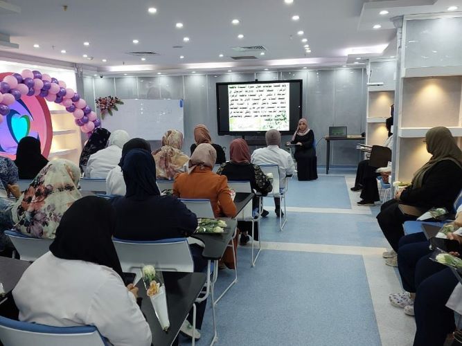 كلية العلوم الاسلامية تقيم محاضرة عن الام ودورها التربوي في الأسرة