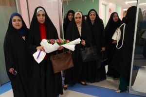 مشاركة مسؤولة وحدة شؤون المرآة بزيارة إلى مستشفى السيدة خديجة الكبري