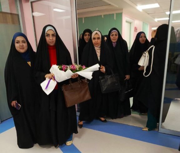 مشاركة مسؤولة وحدة شؤون المرآة بزيارة إلى مستشفى السيدة خديجة الكبري