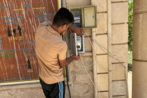 استمرار أعمال صيانة الكهربائيات في كلية العلوم الإسلامية حفاظآ على السلامة والممتلكات