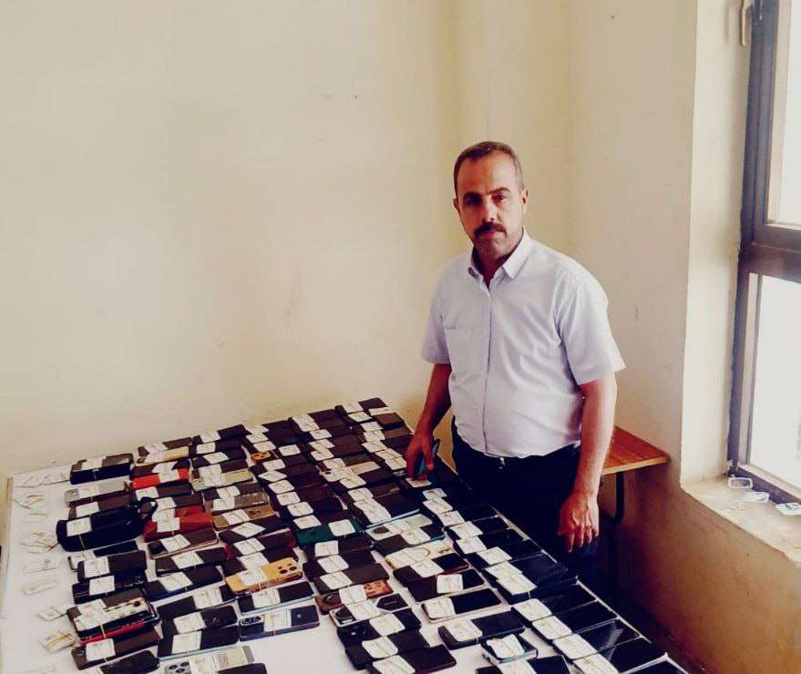 لجنة استلام الموبايلات تواصل أعمالها في كلية العلوم الإسلامية لحماية ممتلكات الطلبة وضمان انضباط الامتحانات