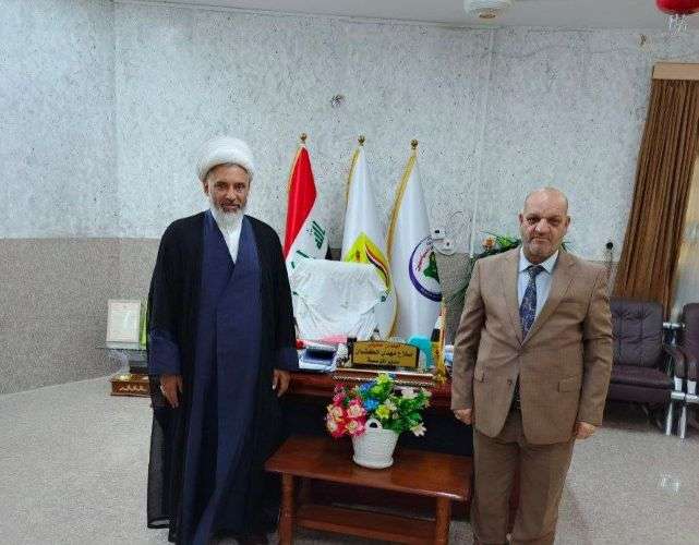 وحدة حقوق الإنسان في كلية العلوم الإسلامية تتعاون مع مؤسسة السجناء لنصب تمثال “الحرية” في الكلية