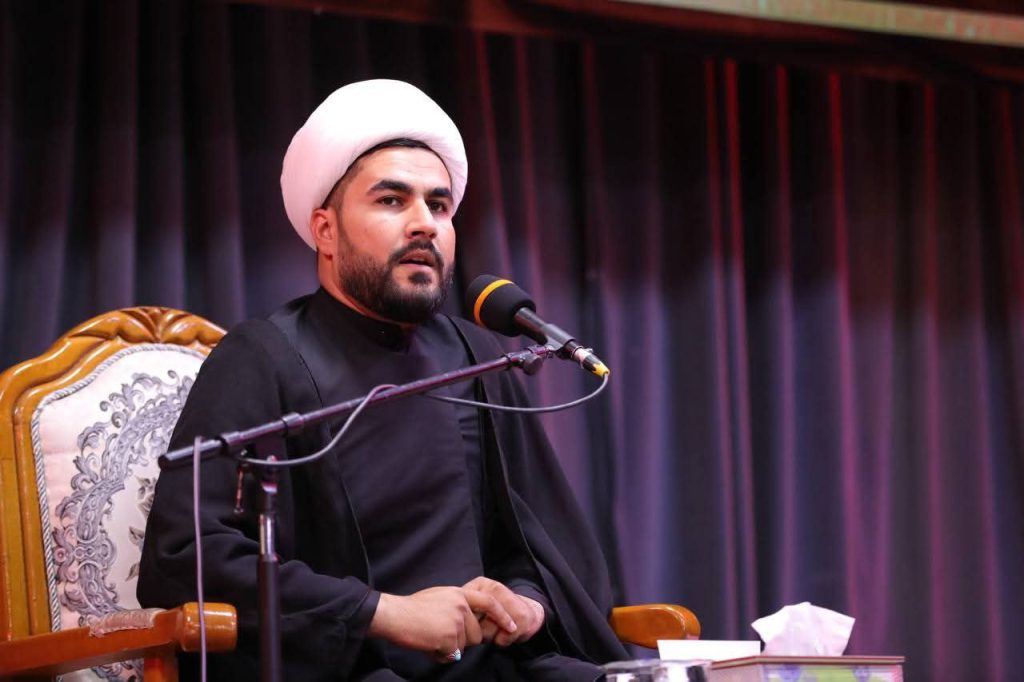 طالب دكتوراه في كلية العلوم الإسلامية يشارك بإقامة مجلس حسيني في مكتب السيد مرتضى القزويني (حفظه الله)