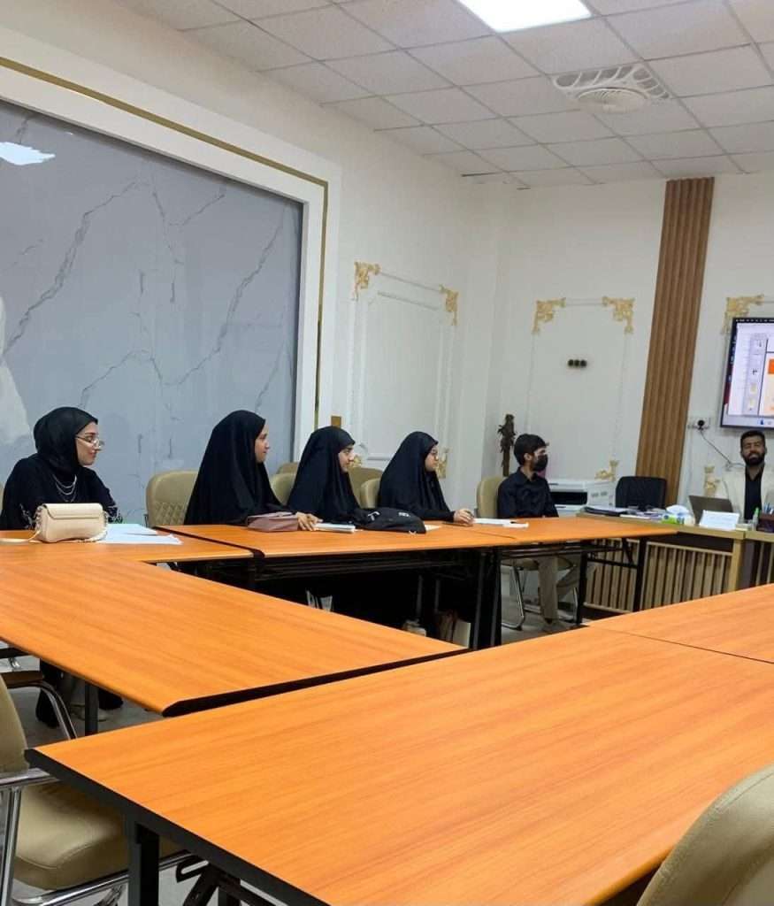 كلية العلوم الإسلامية تحتضن دورة اللغة الإنجليزية لطلبة الكليات الطبية بجامعة كربلاء