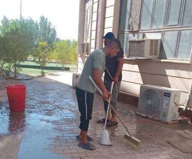 حملة تنظيف شاملة تنفذها كلية العلوم الإسلامية استعدادا للعام الدراسي الجديد