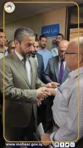 Read more about the article حضور ميداني يترجم التزاما بتمكين الخريجين .. وزير التعليم العالي والبحث العلمي الدكتور نعيم العبودي يوجه بإجراءات عاجلة لتيسير معاملات كود مجلس الخدمة العامة الاتحادي