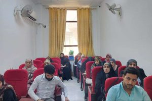 قسم اللغة العربية يقيم حلقة نقاشية لطلبة الدراسات العليا عن الحجاج وتطبيقاته في النصوص القرآنية