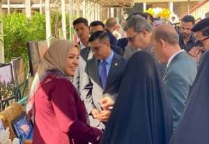 Read more about the article كلية العلوم الإسلامية تشارك في مهرجان الفنون التشكيلية ورئيس الجامعة يؤكد دعمه للمواهب الطلابية