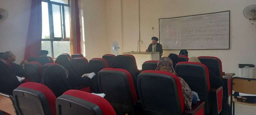 قسم علوم القرآن والتربية الاسلامية في كلية العلوم الإسلامية يفعّل سمنارات طلبة الدكتوراه بطرح بحث نقدي عن التيار النسوي الإسلامي