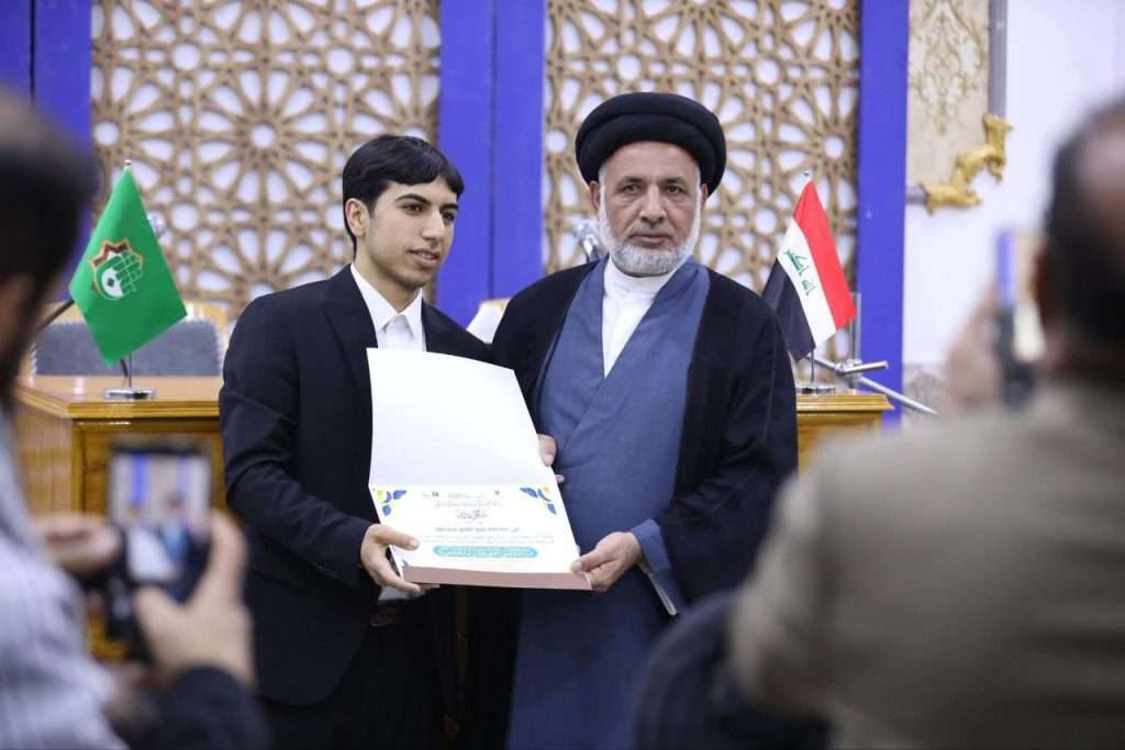 طالب من كلية العلوم الإسلامية يحصد جائزة أفضل حافظ في مسابقة النور القرآنية الدولية الجامعية