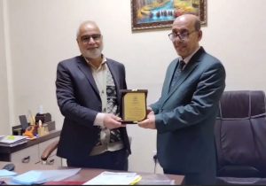 Read more about the article عميد كلية العلوم الإسلامية يكرّم مسؤول الرقابة والتدقيق الداخلي تقديرا لجهوده المتميزة