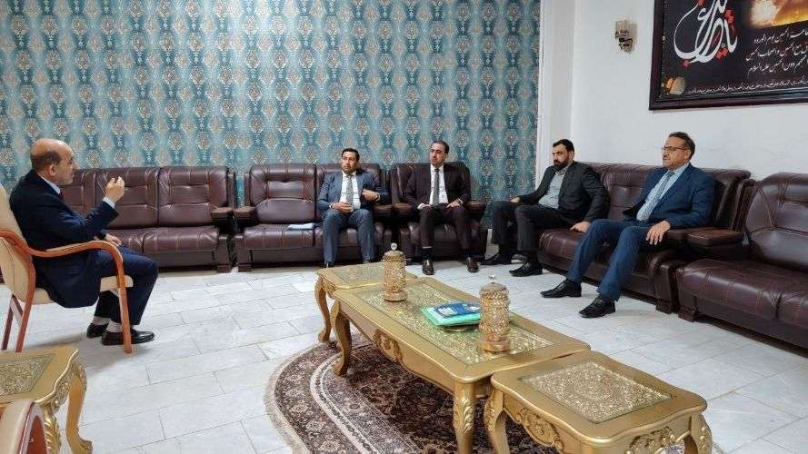 عميد كلية العلوم الإسلامية يستقبل لجنة الاعتماد المؤسسي ويكرّمها تقديراً لجهودها