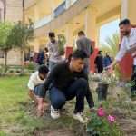 طلبة المرحلة الثالثة في قسم اللغة العربية ينفذون حملة تطوعية ونشاطاً لا صفياً بالتعاون مع الوحدة الزراعية